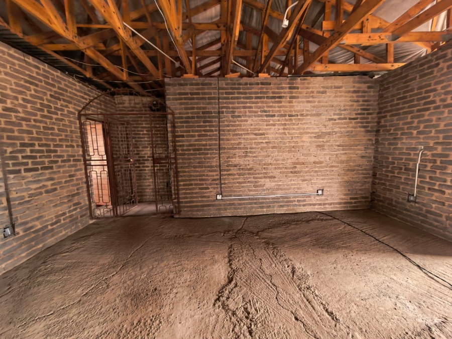 5 Bedroom Property for Sale in Parys Free State